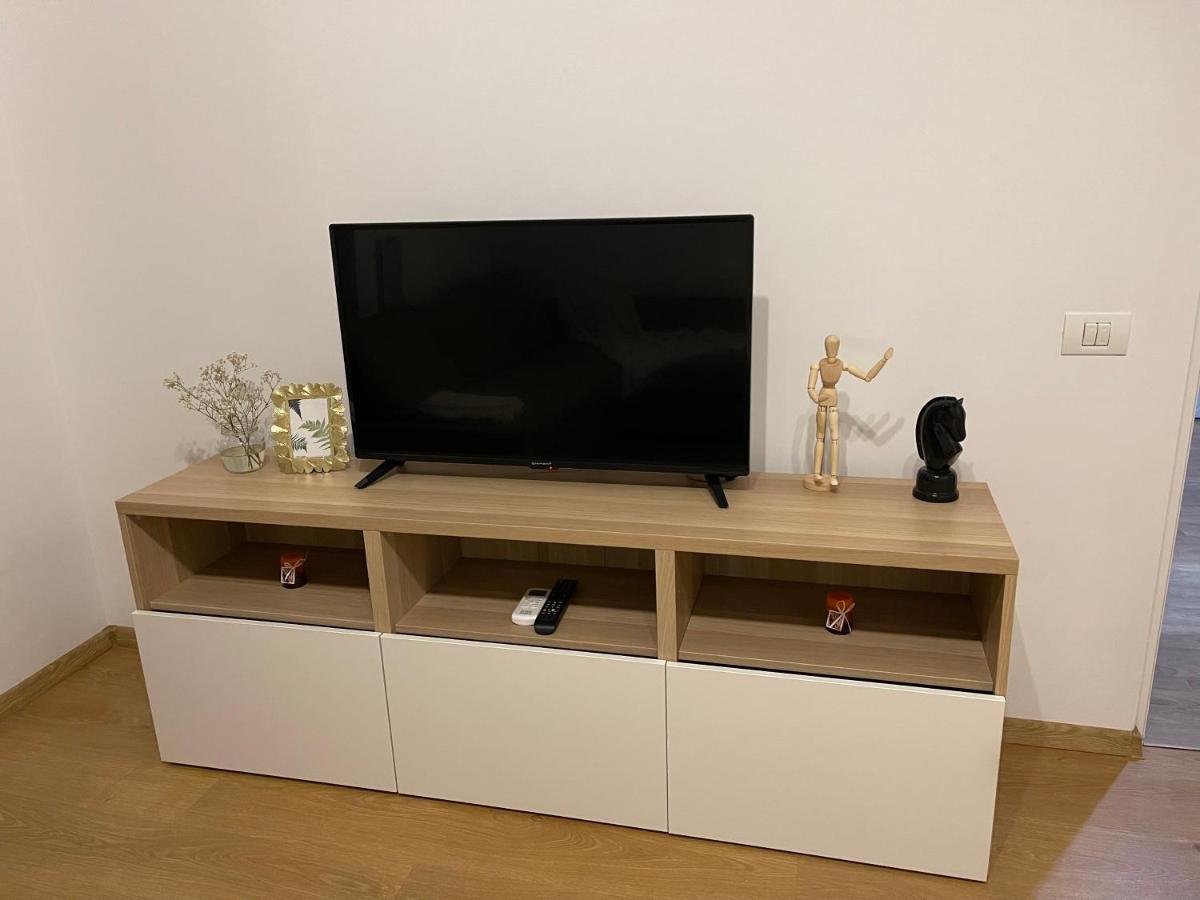Gold Luxury Apartment Close To Presidential Palace บูคาเรสต์ ภายนอก รูปภาพ